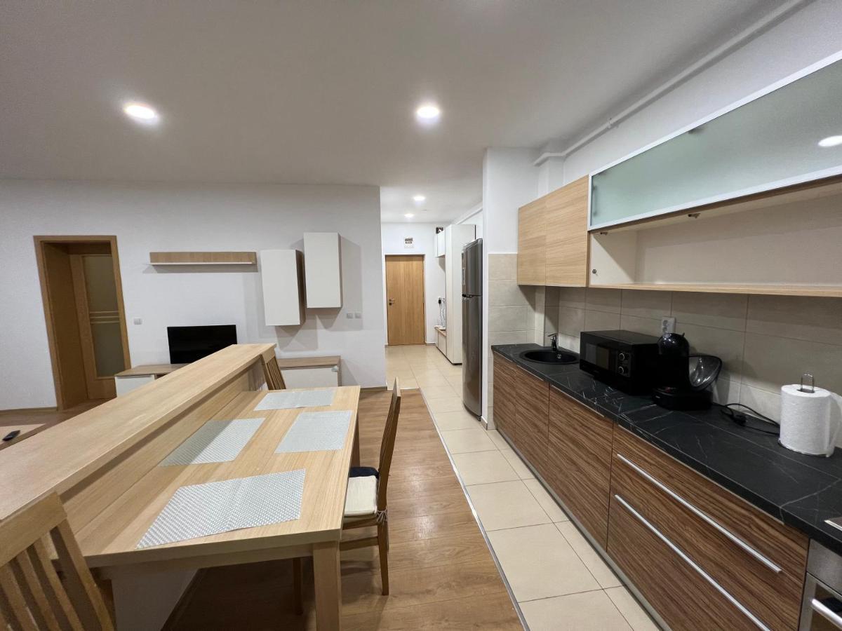 Mrm Aparthome Floresti  Bagian luar foto